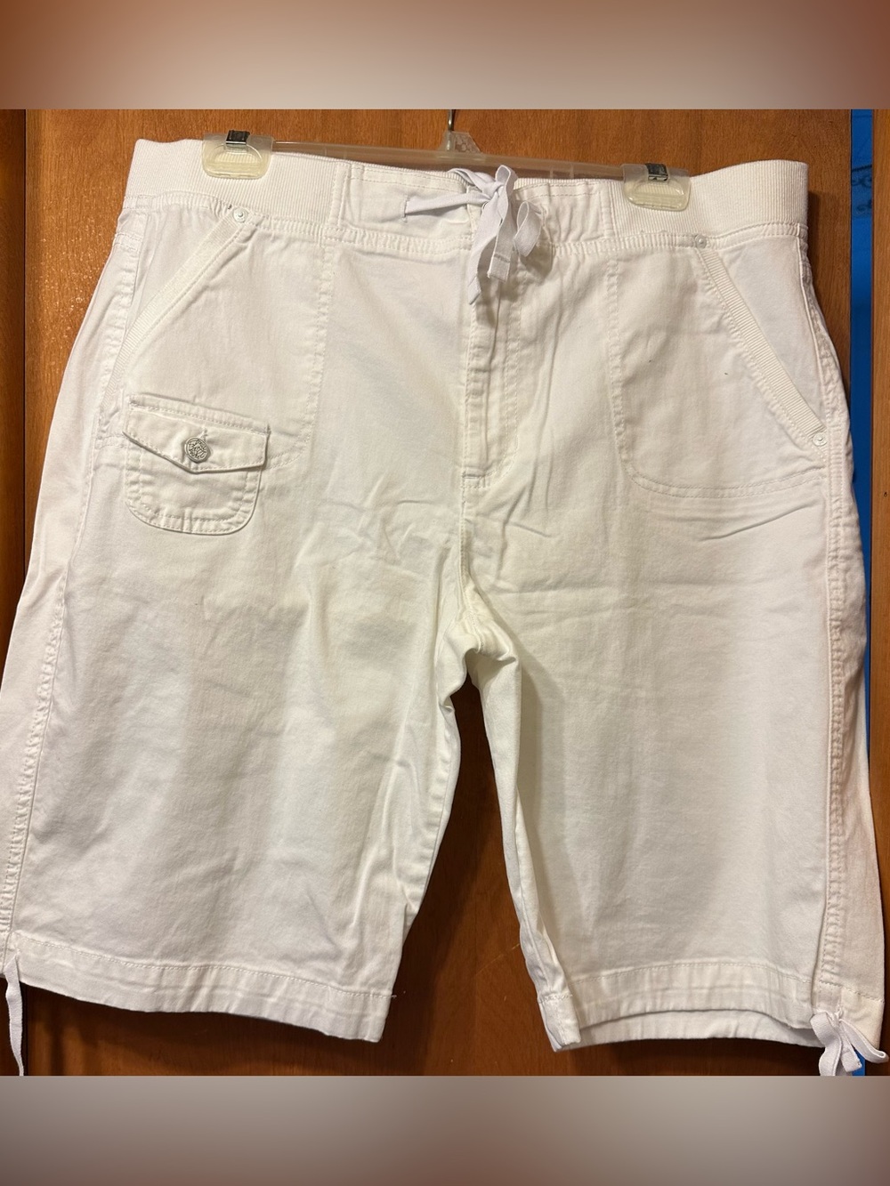 Gloria Vanderbilt White Women’s Drawstring Athletic Shorts Size 14